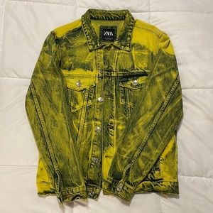 Yellow Denim light jacket, very stylish.
